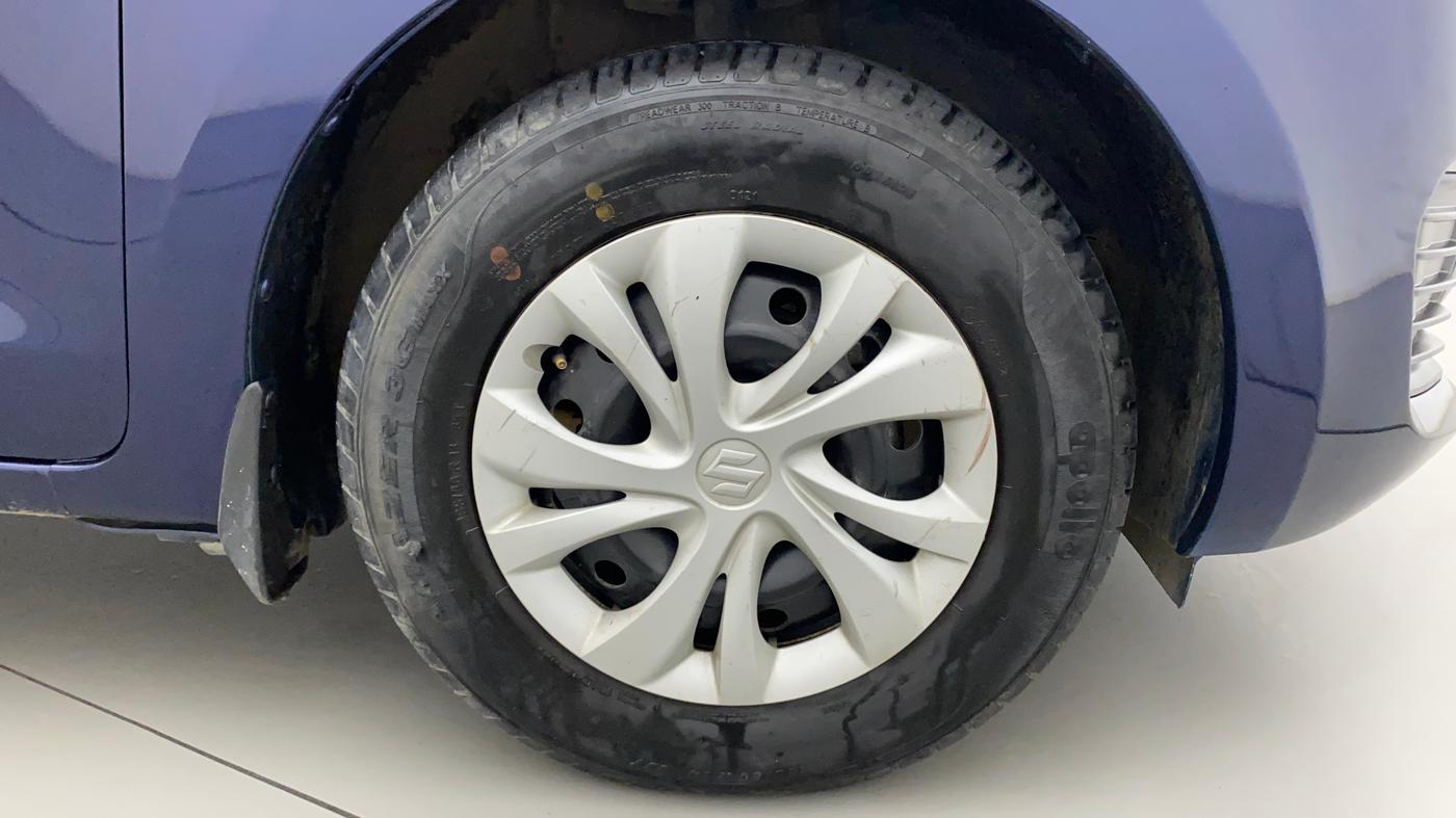 2021 Maruti Swift VXI, Petrol, Manual, 31,959 km, Right Front Wheel