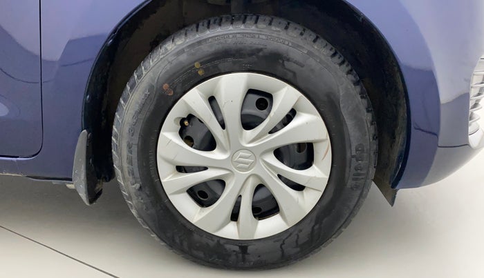 2021 Maruti Swift VXI, Petrol, Manual, 31,959 km, Right Front Wheel