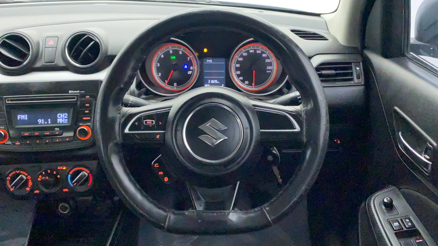 2021 Maruti Swift VXI, Petrol, Manual, 31,959 km, Steering Wheel Close Up