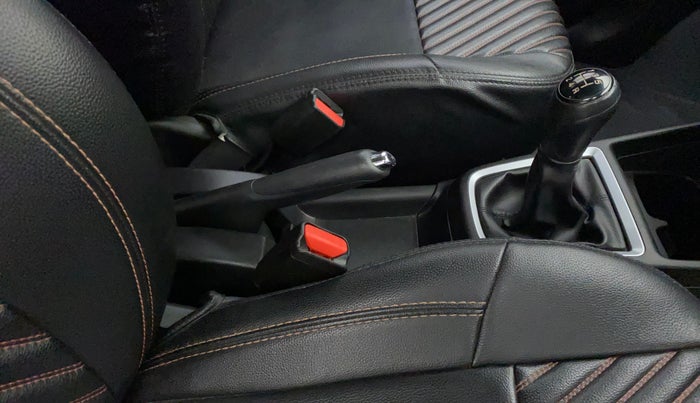 2021 Maruti Swift VXI, Petrol, Manual, 31,959 km, Gear Lever