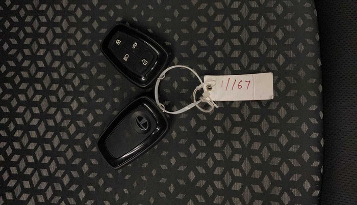 2019 Tata NEXON XZ PLUS PETROL, Petrol, Manual, 34,357 km, Key Close Up