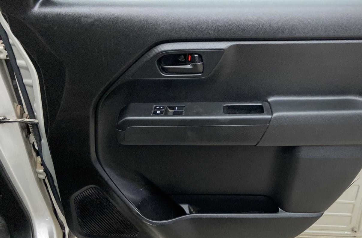 2020 Maruti New Wagon-R LXI 1.0, Petrol, Manual, 24,266 km, Driver Side Door Panels Control