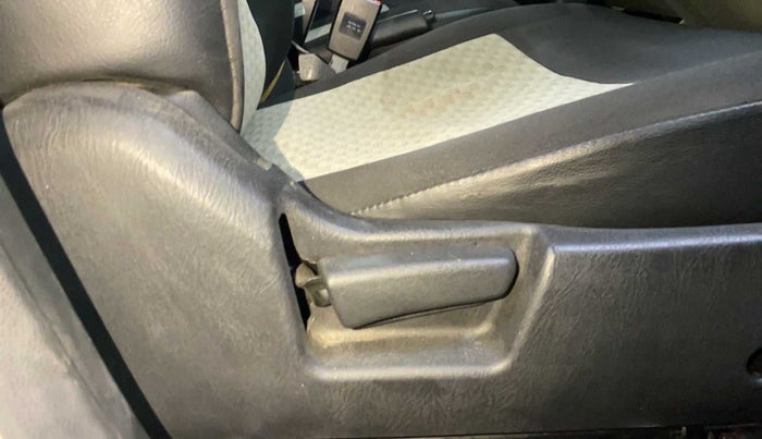 2020 Maruti Alto LXI, Petrol, Manual, 17,653 km, Driver Side Adjustment Panel