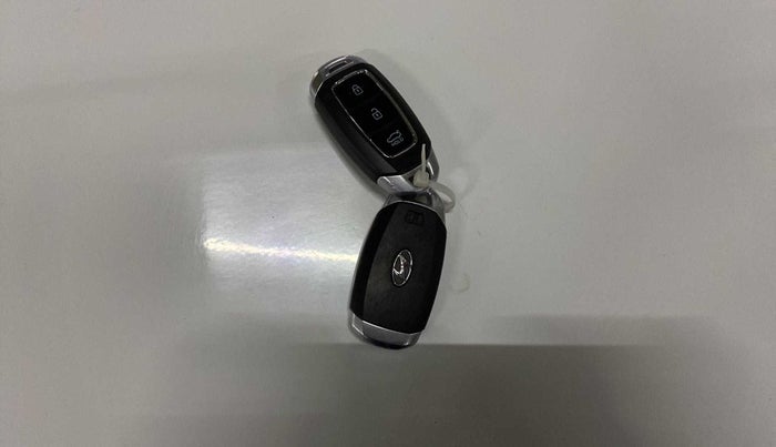 2019 Hyundai Verna 1.6 VTVT SX, Petrol, Manual, 61,785 km, Key Close Up