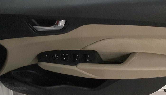 2019 Hyundai Verna 1.6 VTVT SX, Petrol, Manual, 61,785 km, Driver Side Door Panels Control