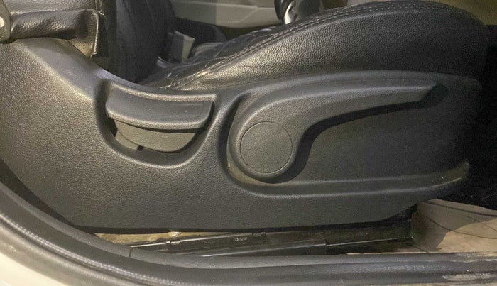 2019 Hyundai Verna 1.6 VTVT SX, Petrol, Manual, 61,785 km, Driver Side Adjustment Panel