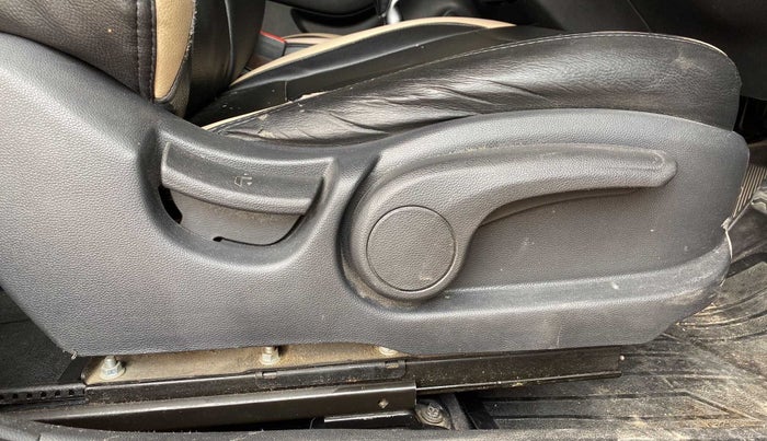 2016 Hyundai i20 Active 1.4 S, Diesel, Manual, 90,421 km, Driver Side Adjustment Panel