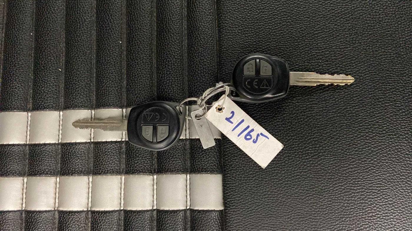 2018 Maruti Swift VXI, Petrol, Manual, 22,376 km, Key Close Up