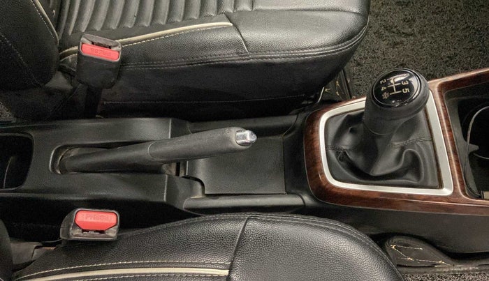 2018 Maruti Swift VXI, Petrol, Manual, 22,376 km, Gear Lever