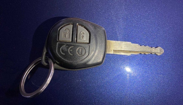 2017 Maruti Dzire VDI, Diesel, Manual, 72,371 km, Key Close Up