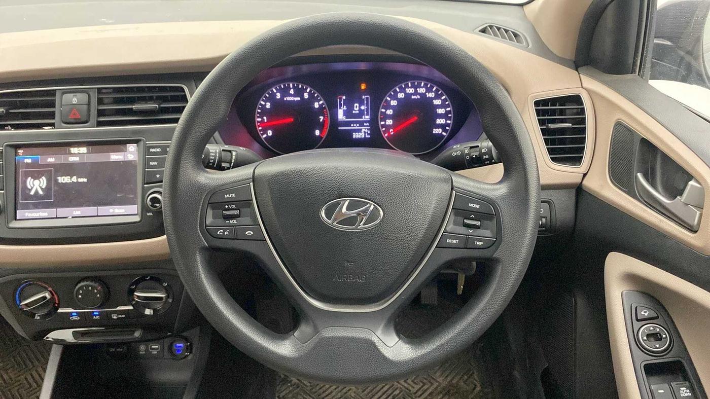 2019 Hyundai Elite i20 SPORTZ PLUS 1.2, Petrol, Manual, 33,221 km, Steering Wheel Close Up