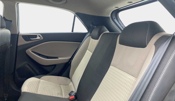 2019 Hyundai Elite i20 SPORTZ PLUS 1.2, Petrol, Manual, 33,221 km, Right Side Rear Door Cabin