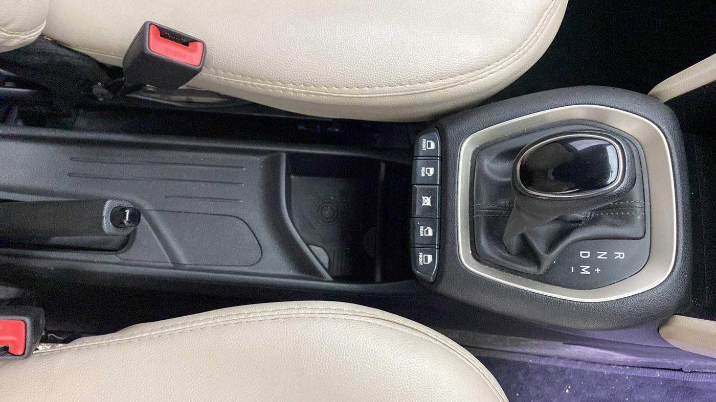 2020 Hyundai NEW SANTRO ASTA AMT, Petrol, Automatic, 48,844 km, Gear Lever