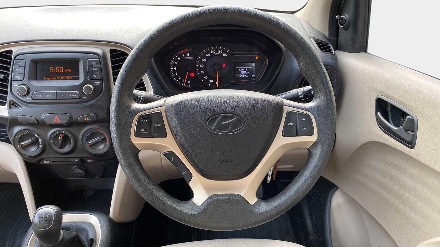 2022 Hyundai NEW SANTRO MAGNA, Petrol, Manual, 5,829 km, Steering Wheel Close Up