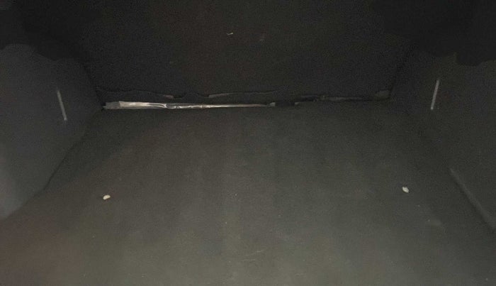 2015 Renault Duster 85 PS RXE DIESEL, Diesel, Manual, 91,542 km, Boot Inside