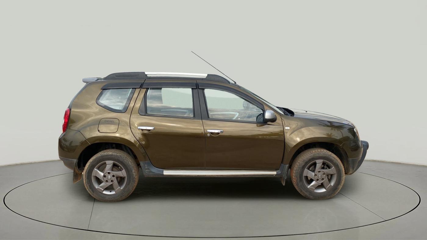 2014 Renault Duster 110 PS RXZ 4X4 MT DIESEL, Diesel, Manual, 1,05,355 km, Right Side View
