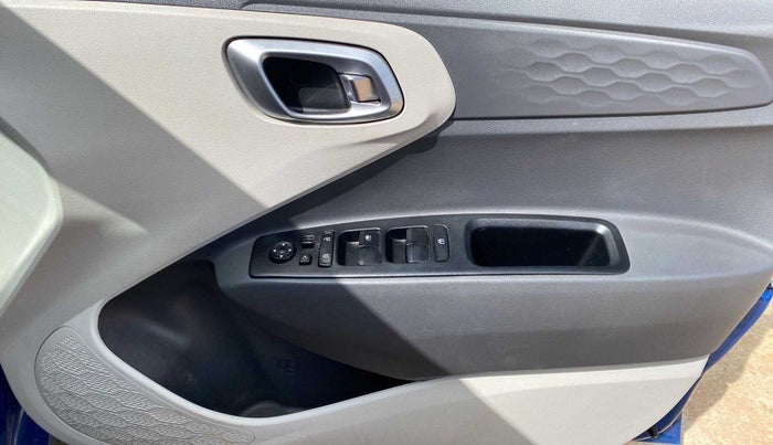 2020 Hyundai AURA SX PLUS 1.2 AMT, Petrol, Automatic, 74,849 km, Driver Side Door Panels Control