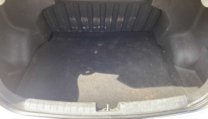 2014 Hyundai Xcent S 1.2, Petrol, Manual, 65,685 km, Boot Inside
