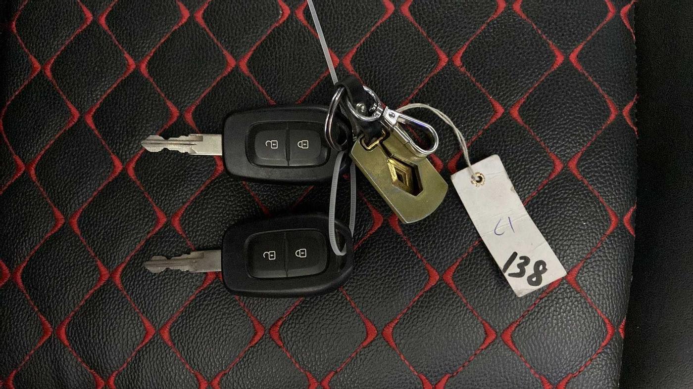 2017 Renault Duster RXS CVT, Petrol, Automatic, 44,242 km, Key Close Up