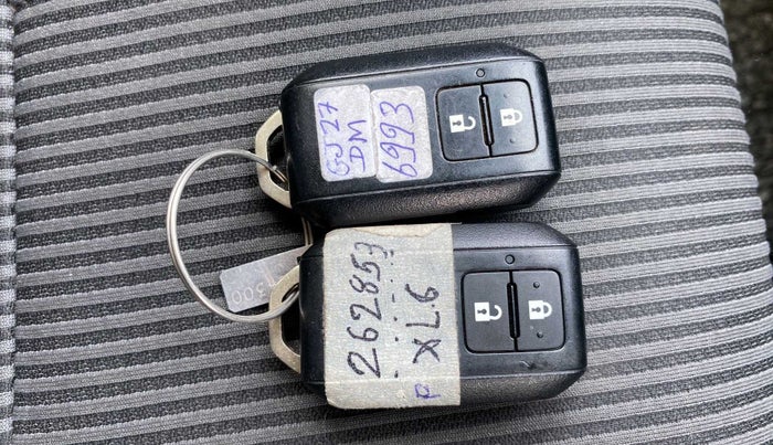 2021 Maruti XL6 ZETA AT, Petrol, Automatic, 44,837 km, Key Close Up