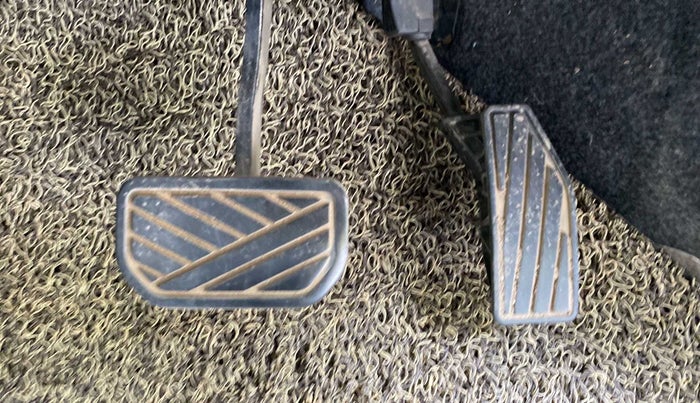 2021 Maruti XL6 ZETA AT, Petrol, Automatic, 44,837 km, Pedals