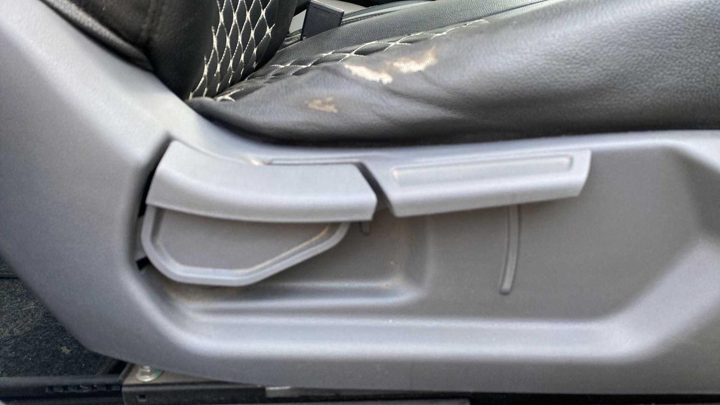 2019 Hyundai GRAND I10 NIOS ASTA 1.2 KAPPA VTVT, Petrol, Manual, 29,299 km, Driver Side Adjustment Panel