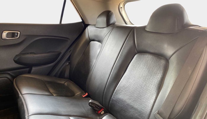 2019 Hyundai VENUE S 1.2, Petrol, Manual, 46,807 km, Right Side Rear Door Cabin