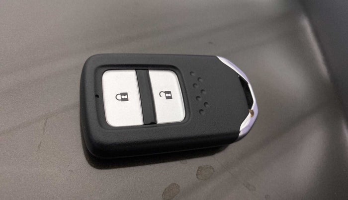 2021 Honda Jazz 1.2L I-VTEC VX CVT, Petrol, Automatic, 17,325 km, Key Close Up