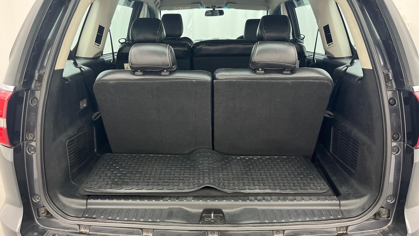 2018 Tata Hexa XM 4X2 7 STR, Diesel, Manual, 93,370 km, Boot Inside