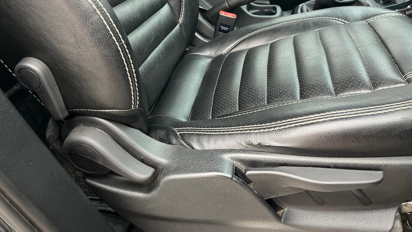 2018 Tata Hexa XM 4X2 7 STR, Diesel, Manual, 93,370 km, Driver Side Adjustment Panel