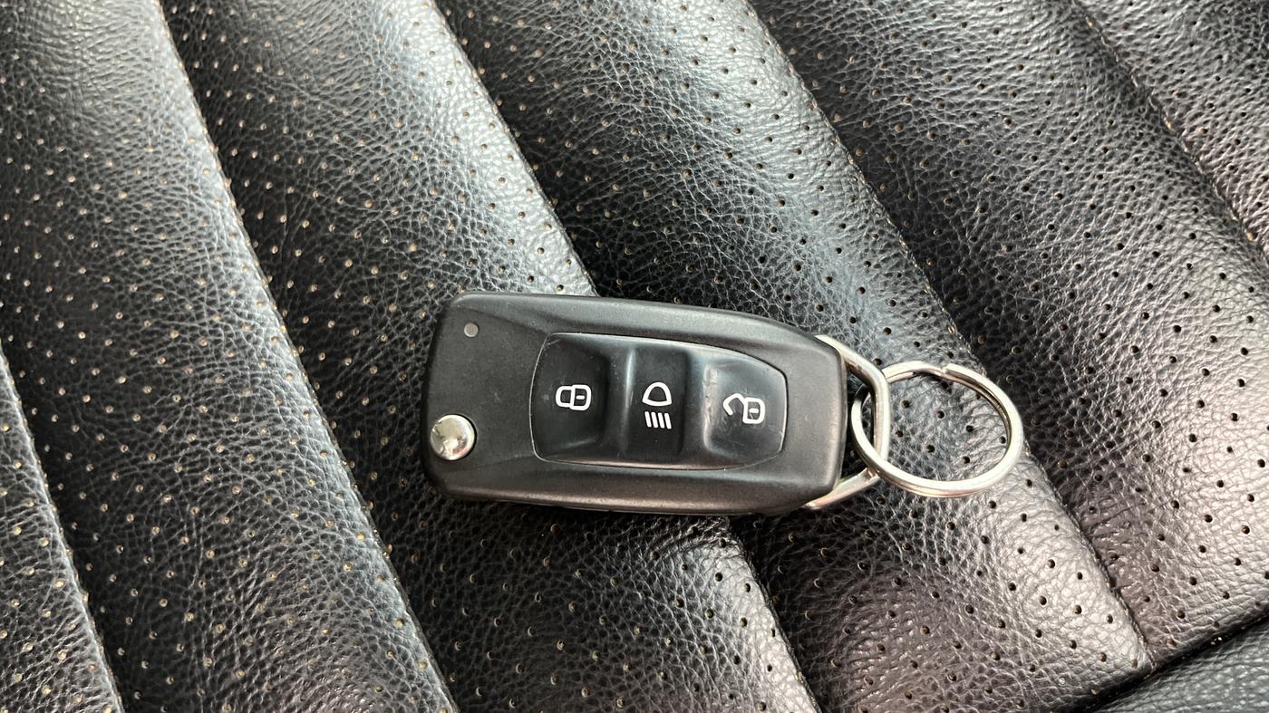 2018 Tata Hexa XM 4X2 7 STR, Diesel, Manual, 93,370 km, Key Close Up