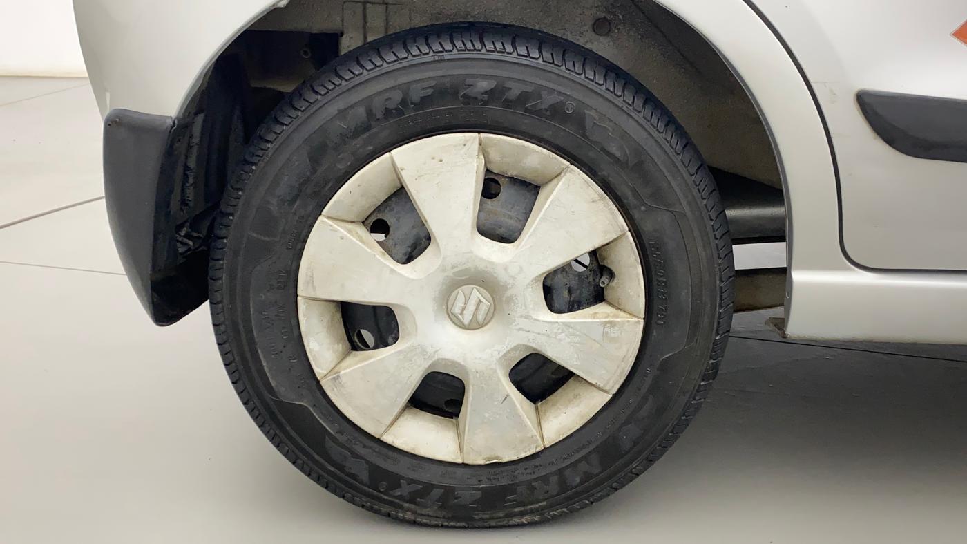 2011 Maruti A Star VXI (ABS) AT, Petrol, Automatic, 55,476 km, Right Rear Wheel