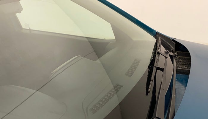 2022 Renault Kwid RXT 1.0, Petrol, Manual, 12,692 km, Front windshield - Minor spot on windshield