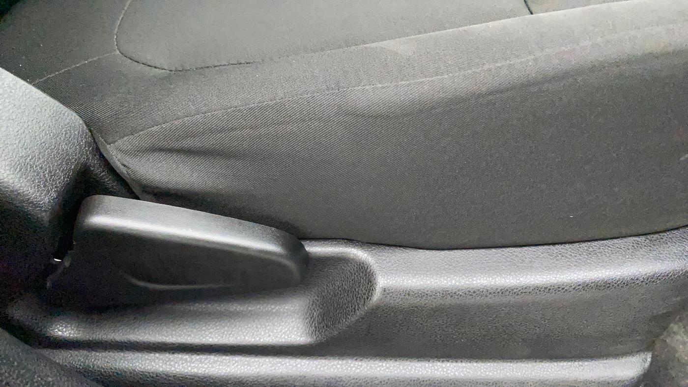 2022 Renault Kwid RXT 1.0, Petrol, Manual, 12,692 km, Driver Side Adjustment Panel