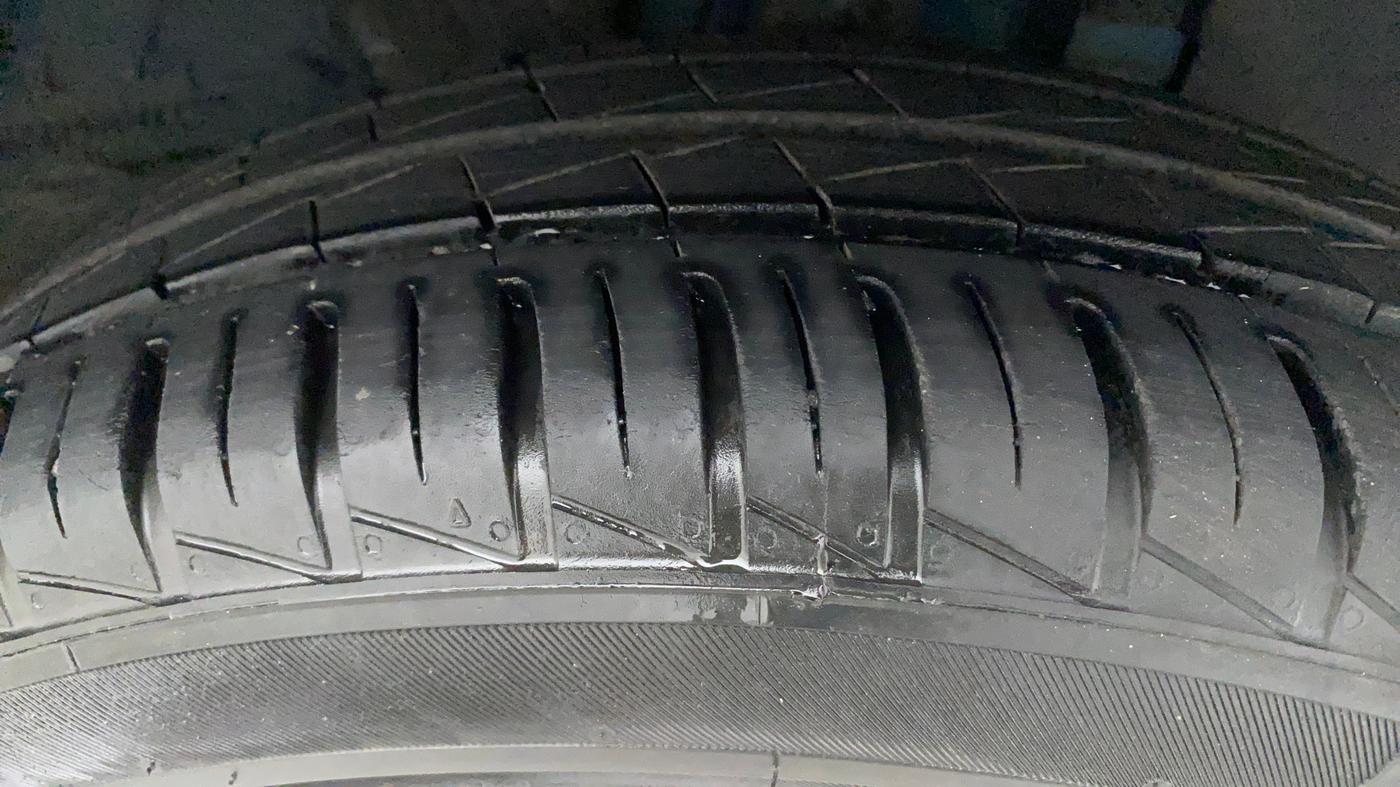 2022 Renault Kwid RXT 1.0, Petrol, Manual, 12,692 km, Right Front Tyre Tread