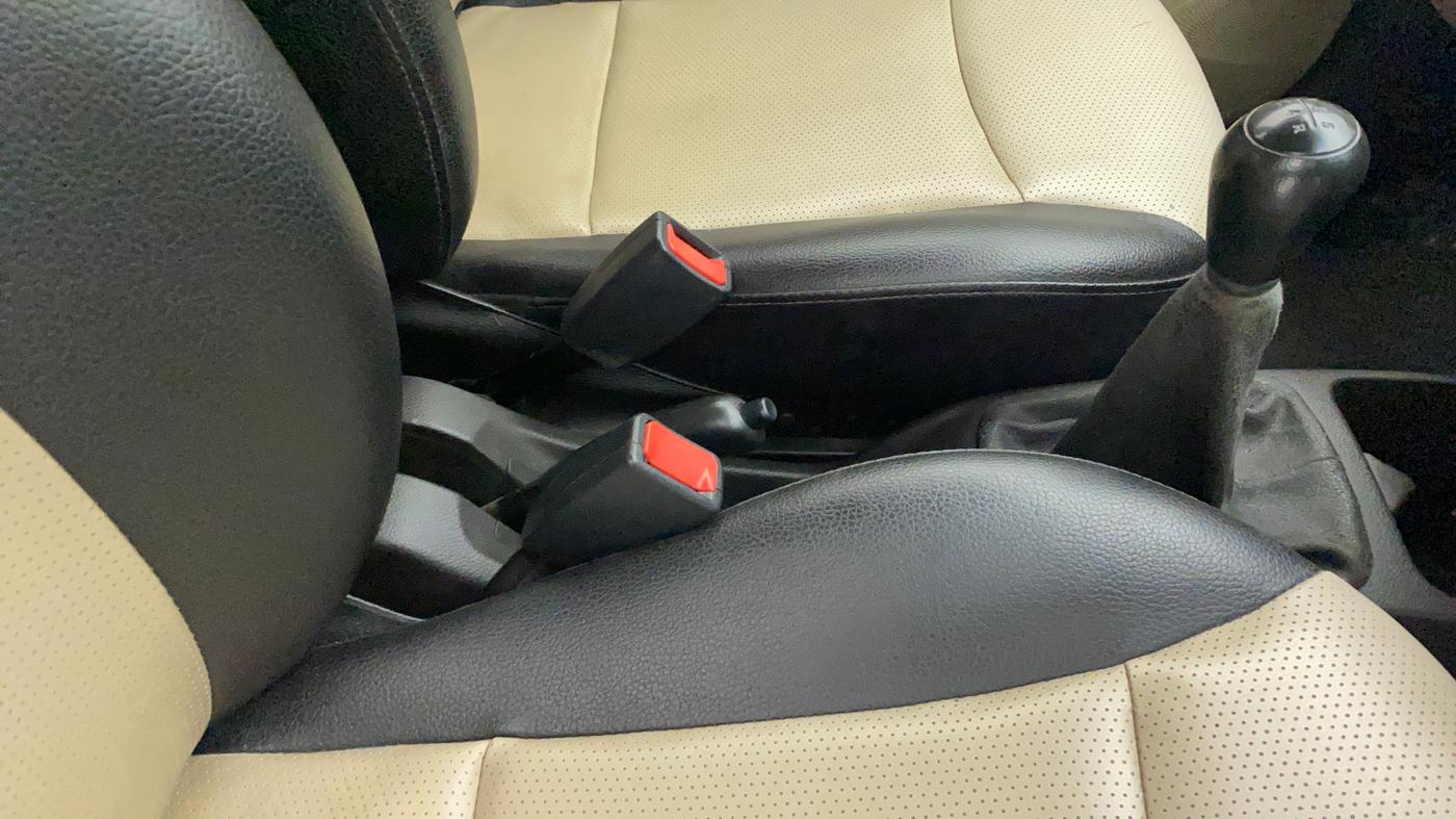 2016 Hyundai Eon ERA +, Petrol, Manual, 50,177 km, Gear Lever