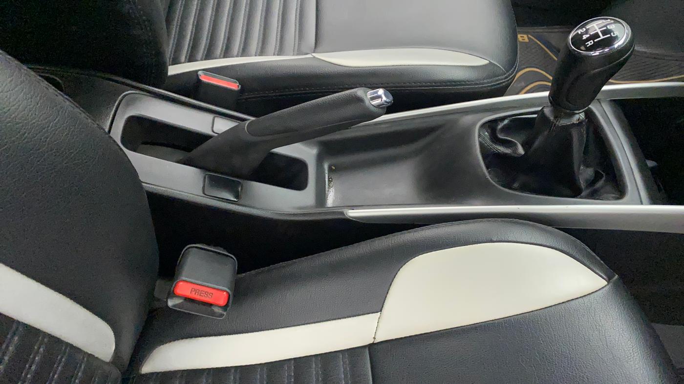 2016 Maruti Baleno DELTA PETROL 1.2, Petrol, Manual, 65,068 km, Gear Lever