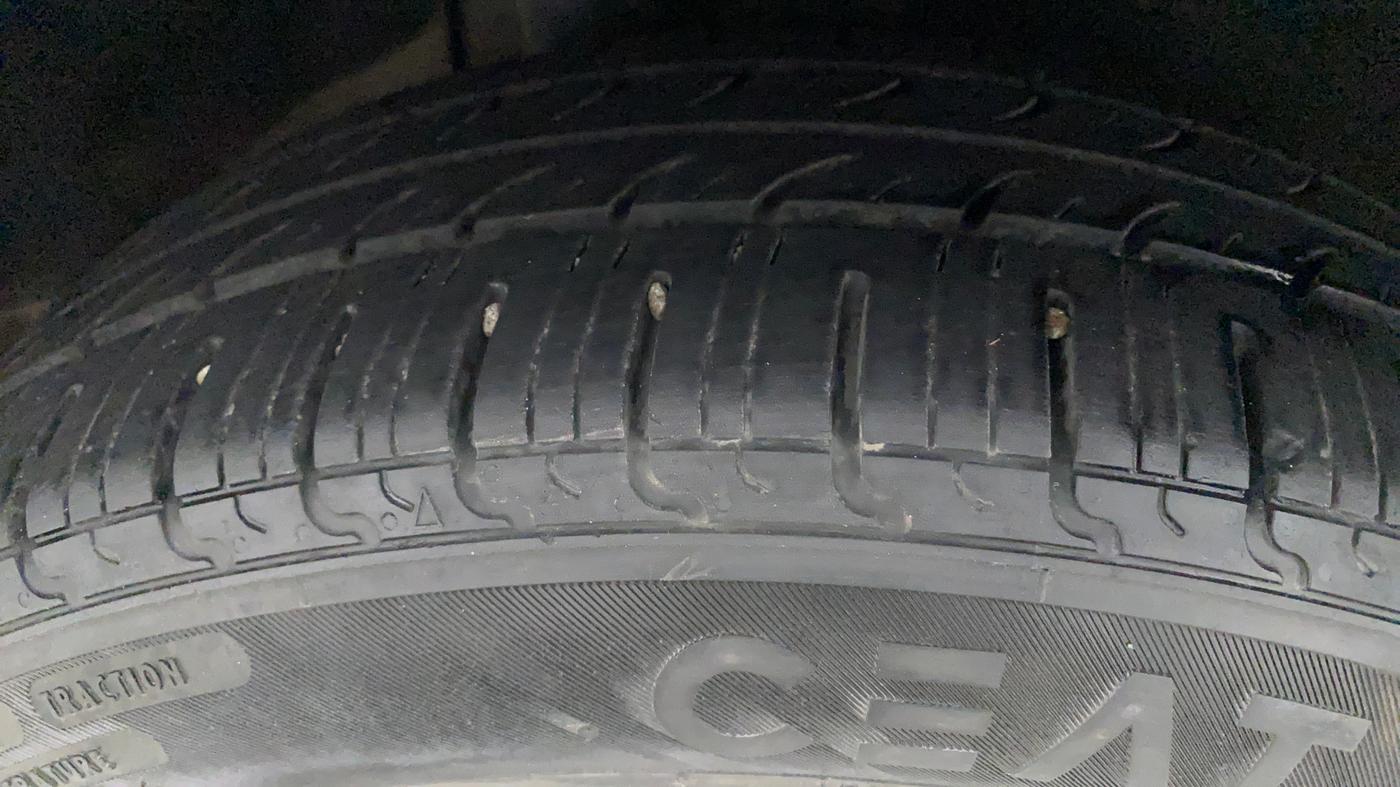 2016 Maruti Baleno DELTA PETROL 1.2, Petrol, Manual, 65,068 km, Right Front Tyre Tread