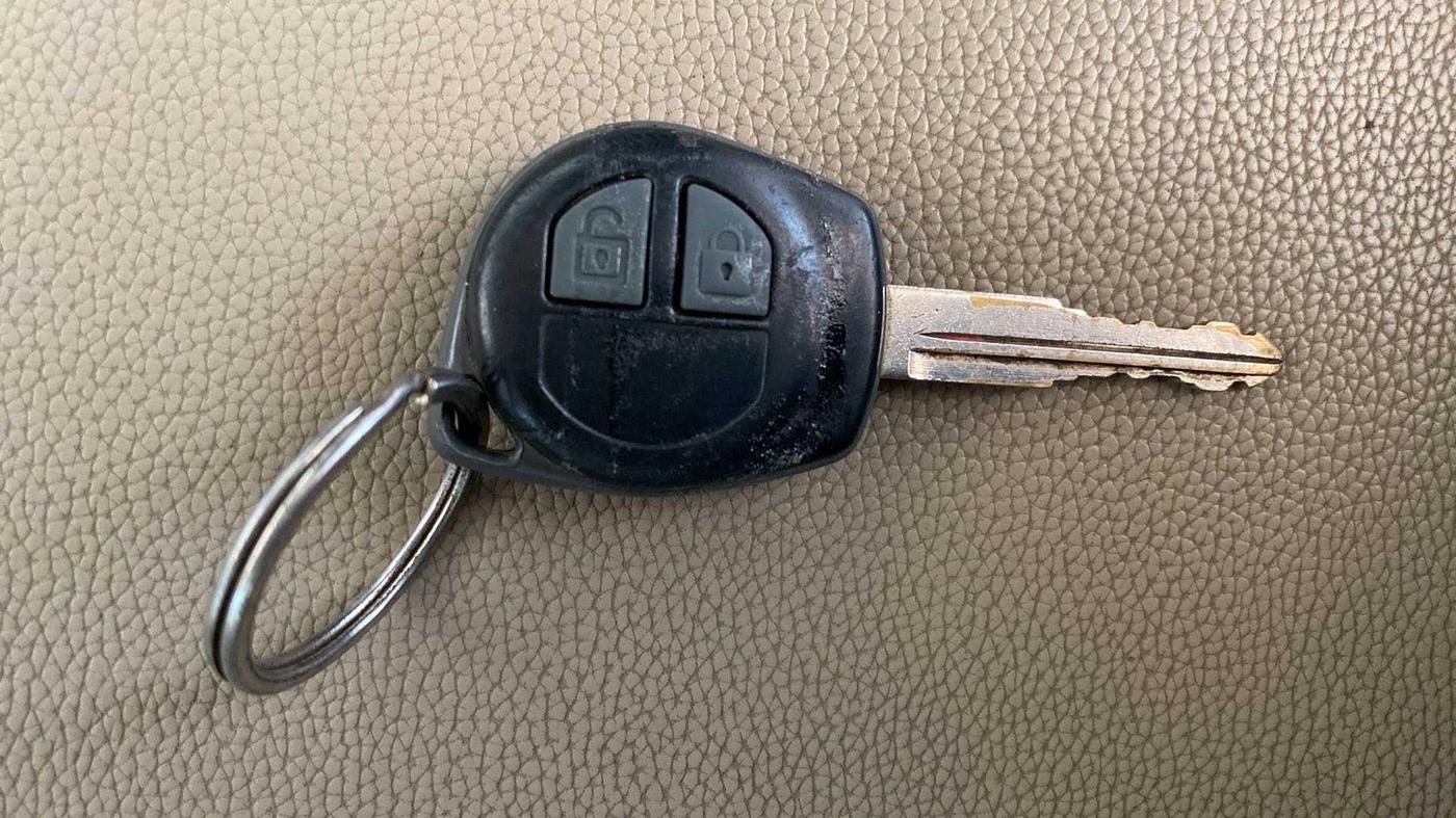 2016 Maruti Swift Dzire VXI (O), CNG, Manual, 34,781 km, Key Close Up