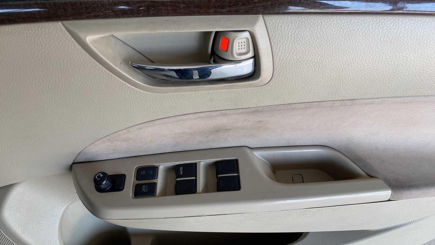 2016 Maruti Swift Dzire VXI (O), CNG, Manual, 34,781 km, Driver Side Door Panels Control