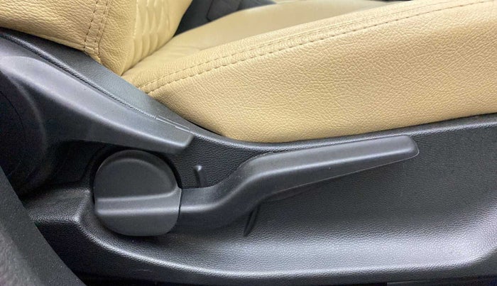 2020 Honda City 1.5L I-VTEC V MT 5TH GEN, Petrol, Manual, 8,680 km, Driver Side Adjustment Panel