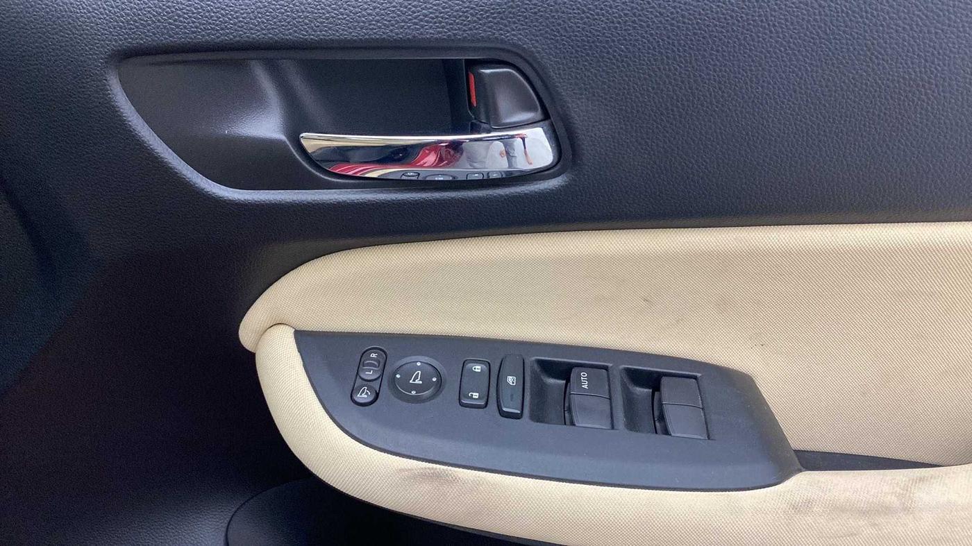 2020 Honda City 1.5L I-VTEC V MT 5TH GEN, Petrol, Manual, 8,680 km, Driver Side Door Panels Control