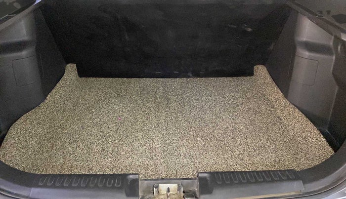 2016 Maruti Vitara Brezza VDI, Diesel, Manual, 64,422 km, Boot Inside