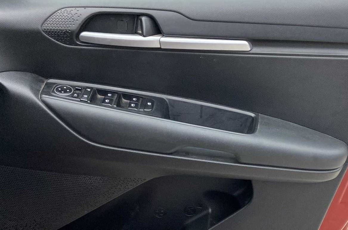 2020 KIA SONET HTK PLUS 1.5, Diesel, Manual, 69,369 km, Driver Side Door Panels Control