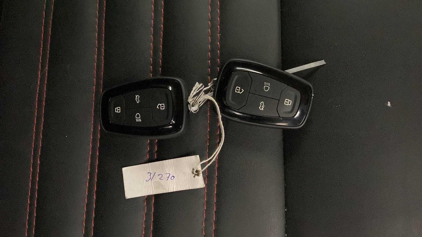 2022 Tata PUNCH CREATIVE  AMT, Petrol, Automatic, 30,185 km, Key Close Up
