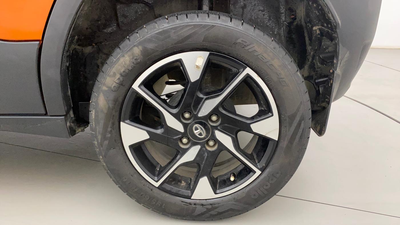 2021 Tata PUNCH CREATIVE  MT, Petrol, Manual, 38,054 km, Left Rear Wheel
