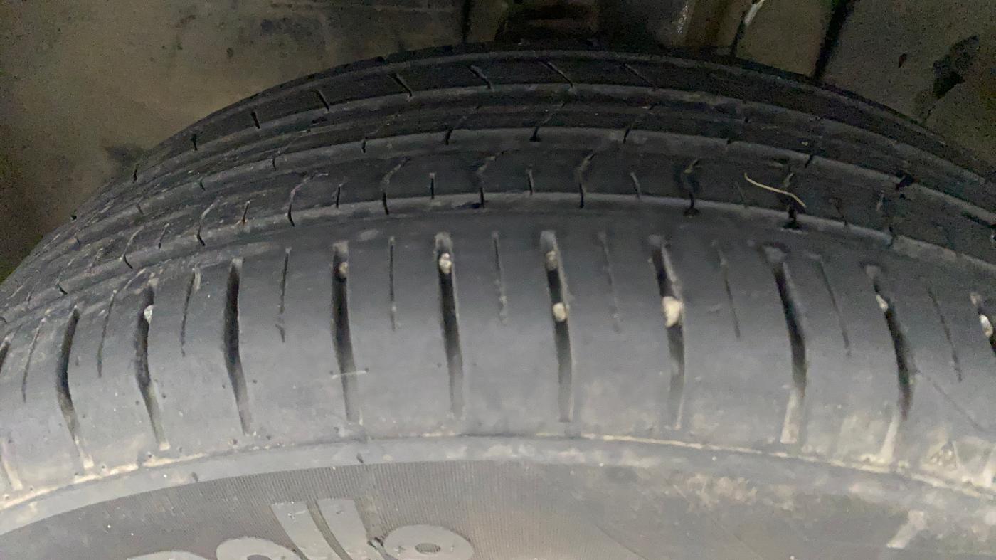 2021 Tata PUNCH CREATIVE  MT, Petrol, Manual, 38,054 km, Left Front Tyre Tread