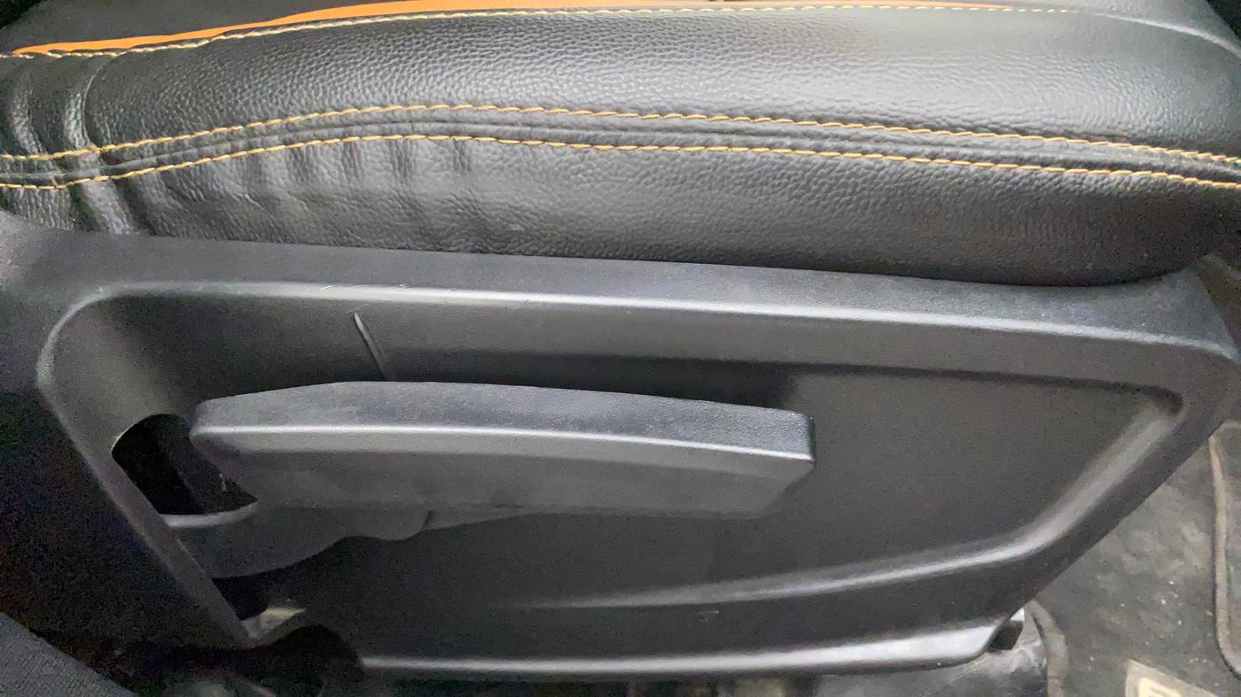 2021 Tata PUNCH CREATIVE  MT, Petrol, Manual, 38,054 km, Driver Side Adjustment Panel