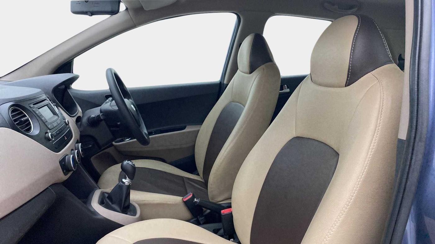 2015 Hyundai Grand i10 SPORTZ 1.2 KAPPA VTVT, CNG, Manual, 60,833 km, Right Side Front Door Cabin