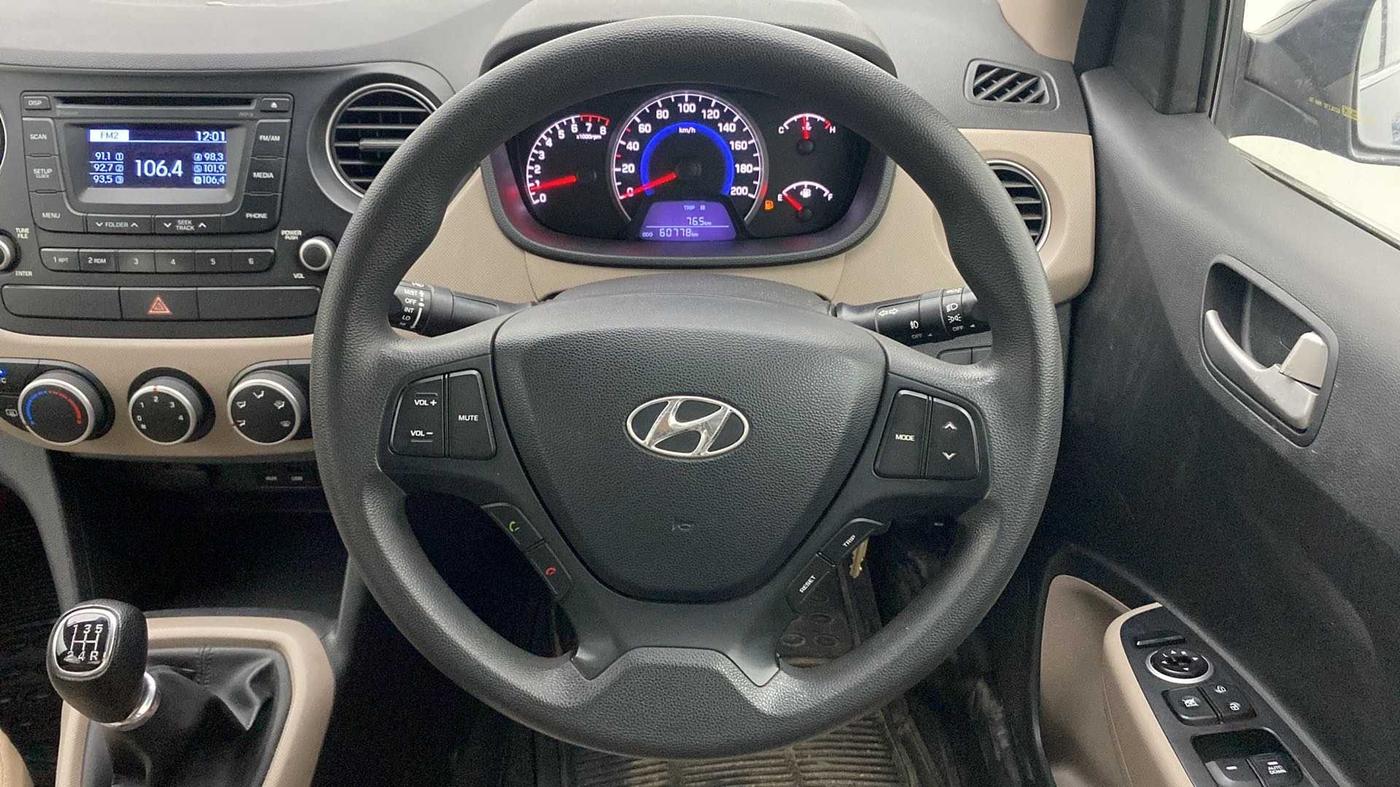 2015 Hyundai Grand i10 SPORTZ 1.2 KAPPA VTVT, CNG, Manual, 60,833 km, Steering Wheel Close Up